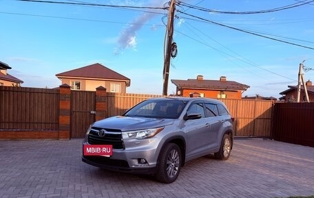 Toyota Highlander III, 2014 год, 2 050 000 рублей, 2 фотография