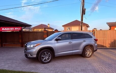 Toyota Highlander III, 2014 год, 2 050 000 рублей, 3 фотография