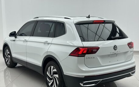 Volkswagen Tiguan II, 2023 год, 2 310 000 рублей, 5 фотография