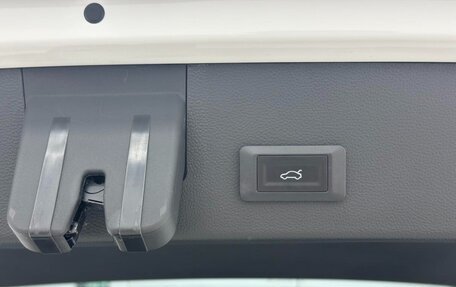 Volkswagen Tiguan II, 2023 год, 2 310 000 рублей, 9 фотография
