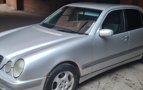 Mercedes-Benz E-Класс, 2001 год, 450 000 рублей, 2 фотография