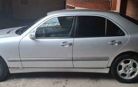 Mercedes-Benz E-Класс, 2001 год, 450 000 рублей, 5 фотография