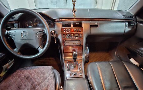 Mercedes-Benz E-Класс, 2001 год, 450 000 рублей, 9 фотография