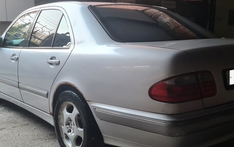 Mercedes-Benz E-Класс, 2001 год, 450 000 рублей, 7 фотография
