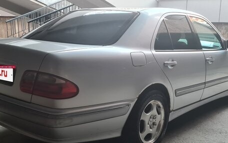 Mercedes-Benz E-Класс, 2001 год, 450 000 рублей, 8 фотография