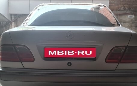 Mercedes-Benz E-Класс, 2001 год, 450 000 рублей, 6 фотография