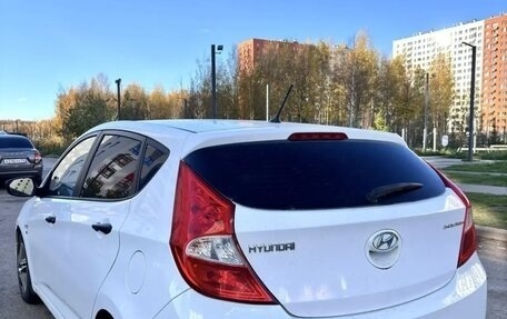 Hyundai Solaris II рестайлинг, 2015 год, 990 000 рублей, 2 фотография
