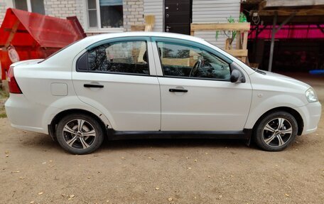 Chevrolet Aveo III, 2010 год, 260 000 рублей, 2 фотография