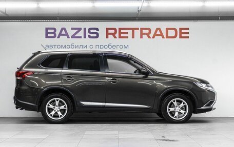 Mitsubishi Outlander III рестайлинг 3, 2015 год, 1 650 000 рублей, 5 фотография