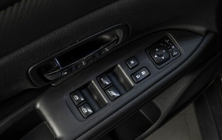 Mitsubishi Outlander III рестайлинг 3, 2015 год, 1 650 000 рублей, 12 фотография
