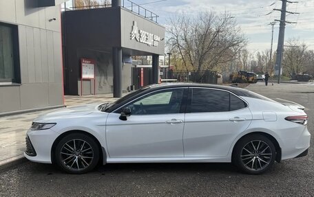 Toyota Camry, 2021 год, 3 150 000 рублей, 2 фотография