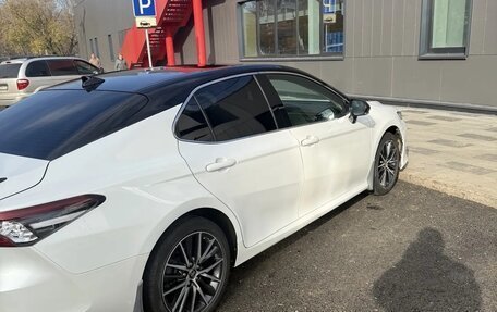 Toyota Camry, 2021 год, 3 150 000 рублей, 5 фотография