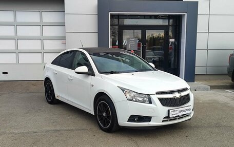 Chevrolet Cruze II, 2010 год, 749 000 рублей, 3 фотография