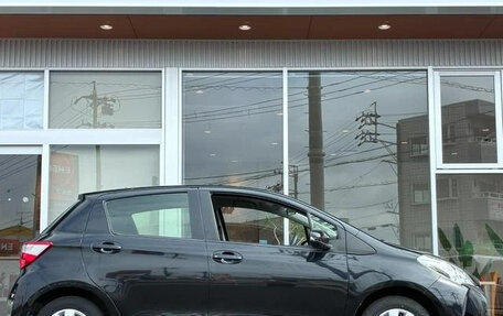 Toyota Vitz, 2017 год, 850 000 рублей, 4 фотография