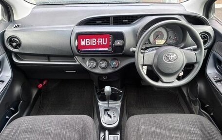 Toyota Vitz, 2017 год, 850 000 рублей, 10 фотография