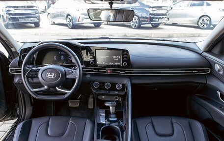 Hyundai Elantra, 2023 год, 1 895 000 рублей, 16 фотография