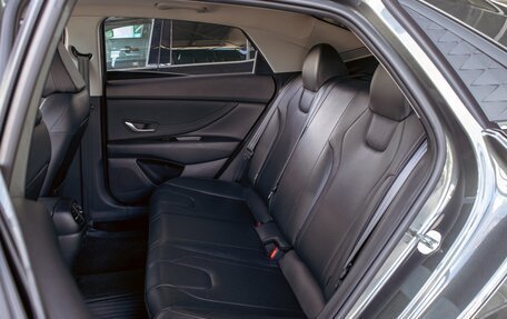 Hyundai Elantra, 2023 год, 1 895 000 рублей, 18 фотография
