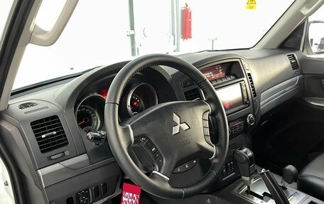 Mitsubishi Pajero IV рестайлинг 2, 2011 год, 1 779 000 рублей, 8 фотография