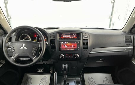Mitsubishi Pajero IV рестайлинг 2, 2011 год, 1 779 000 рублей, 10 фотография