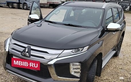 Mitsubishi Pajero Sport III рестайлинг, 2022 год, 4 200 000 рублей, 3 фотография