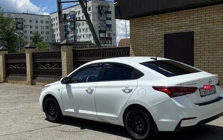 Hyundai Solaris II рестайлинг, 2019 год, 750 000 рублей, 3 фотография