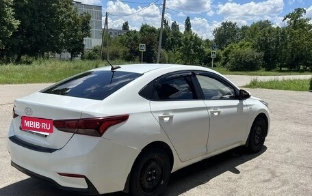 Hyundai Solaris II рестайлинг, 2019 год, 750 000 рублей, 2 фотография