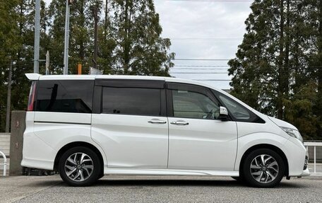 Honda Stepwgn IV рестайлинг, 2018 год, 1 610 000 рублей, 8 фотография