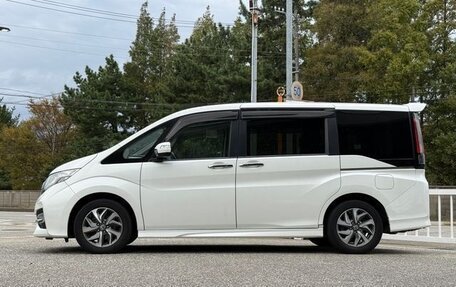 Honda Stepwgn IV рестайлинг, 2018 год, 1 610 000 рублей, 7 фотография
