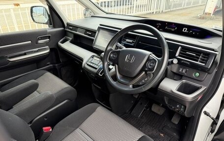 Honda Stepwgn IV рестайлинг, 2018 год, 1 610 000 рублей, 9 фотография