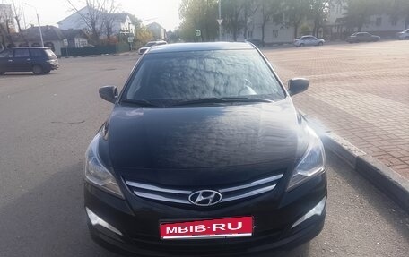 Hyundai Solaris II рестайлинг, 2015 год, 939 000 рублей, 1 фотография