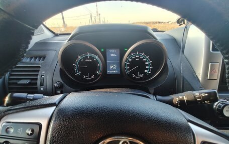 Toyota Land Cruiser Prado 150 рестайлинг, 2010 год, 2 870 000 рублей, 7 фотография