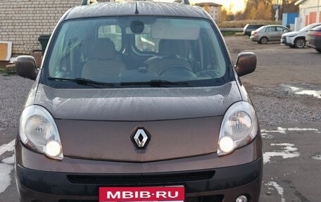 Renault Kangoo II рестайлинг, 2011 год, 550 000 рублей, 1 фотография