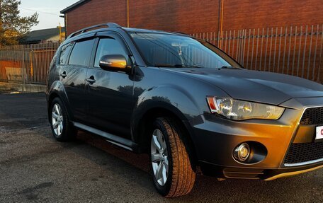 Mitsubishi Outlander III рестайлинг 3, 2012 год, 995 000 рублей, 2 фотография