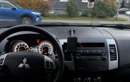 Mitsubishi Outlander III рестайлинг 3, 2012 год, 995 000 рублей, 27 фотография