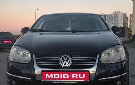 Volkswagen Jetta VII, 2010 год, 665 000 рублей, 1 фотография
