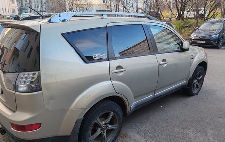 Mitsubishi Outlander III рестайлинг 3, 2008 год, 770 000 рублей, 2 фотография