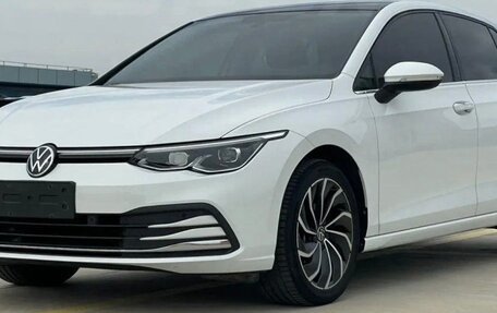 Volkswagen Golf VIII, 2022 год, 2 300 000 рублей, 1 фотография