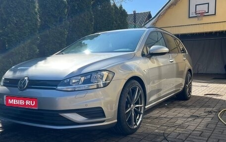 Volkswagen Golf VII рестайлинг, 2019 год, 1 700 000 рублей, 1 фотография