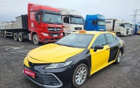 Toyota Camry, 2021 год, 1 650 000 рублей, 1 фотография
