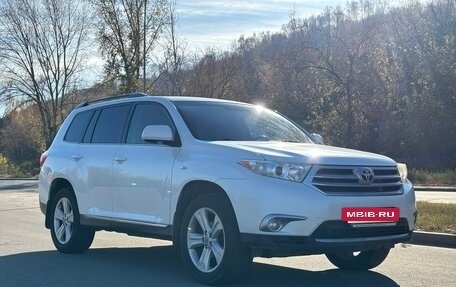 Toyota Highlander III, 2012 год, 1 525 000 рублей, 4 фотография