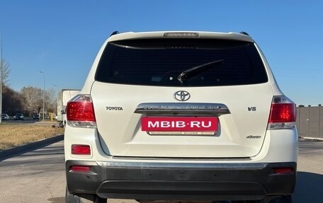 Toyota Highlander III, 2012 год, 1 525 000 рублей, 7 фотография