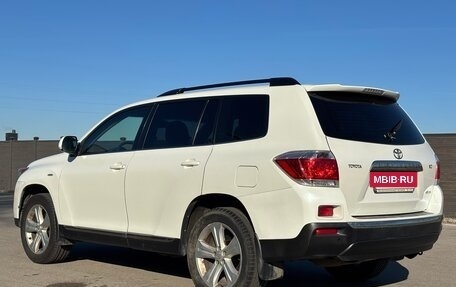Toyota Highlander III, 2012 год, 1 525 000 рублей, 8 фотография
