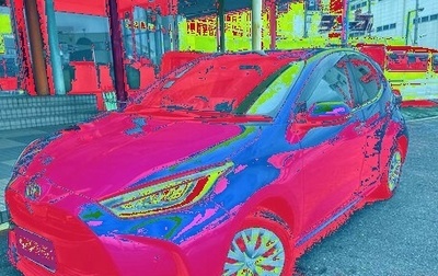 Toyota Yaris, 2023 год, 1 069 000 рублей, 1 фотография