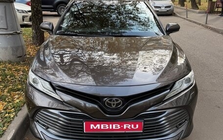 Toyota Camry, 2019 год, 3 050 000 рублей, 1 фотография
