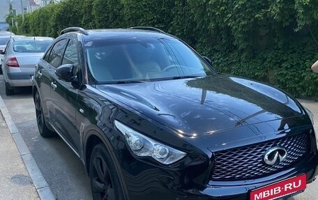 Infiniti FX II, 2012 год, 950 000 рублей, 1 фотография