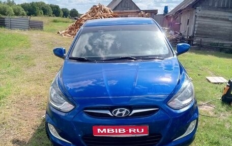 Hyundai Solaris II рестайлинг, 2013 год, 530 000 рублей, 1 фотография
