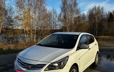 Hyundai Solaris II рестайлинг, 2015 год, 700 000 рублей, 1 фотография