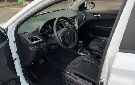 Hyundai Solaris II рестайлинг, 2020 год, 1 300 000 рублей, 21 фотография