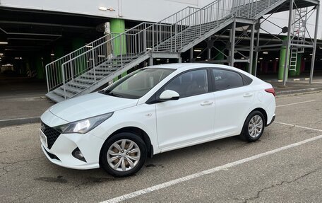 Hyundai Solaris II рестайлинг, 2020 год, 1 300 000 рублей, 32 фотография