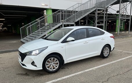 Hyundai Solaris II рестайлинг, 2020 год, 1 300 000 рублей, 31 фотография